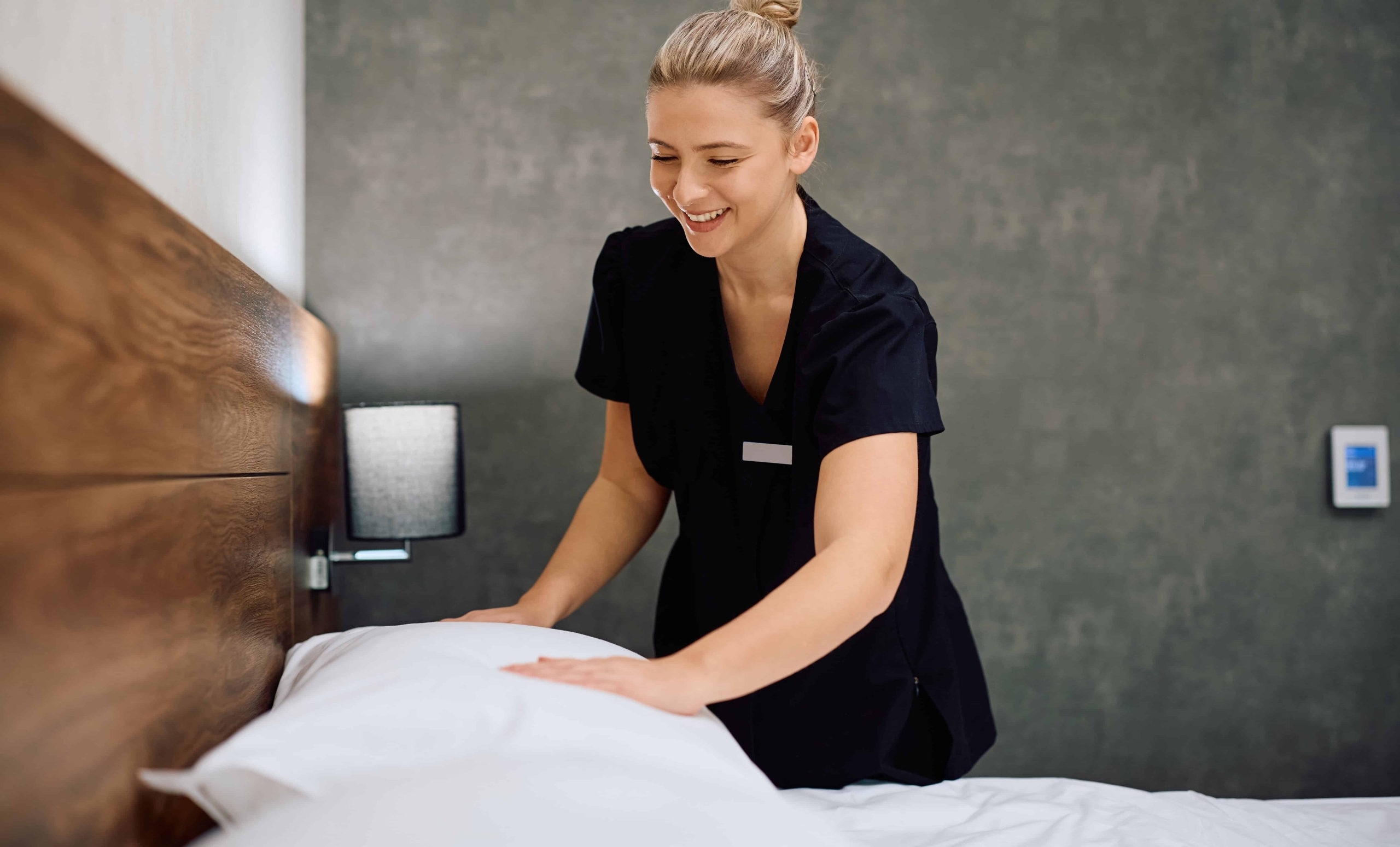 Eco-Friendly Linen Rental: How Hotels & Hospitals Can Lower Costs and Carbon Footprint